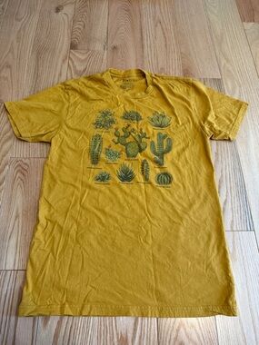 Target Fifth Sun Mustard Yellow Cactus Graphic Tee 100% cotton